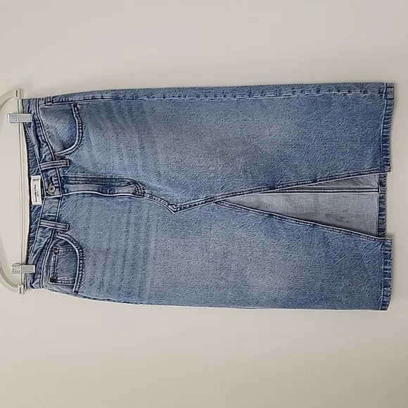 Abercrombie &amp; Fitch  High Rise Slit Dinem Midi Light Wash Skirt Size 29