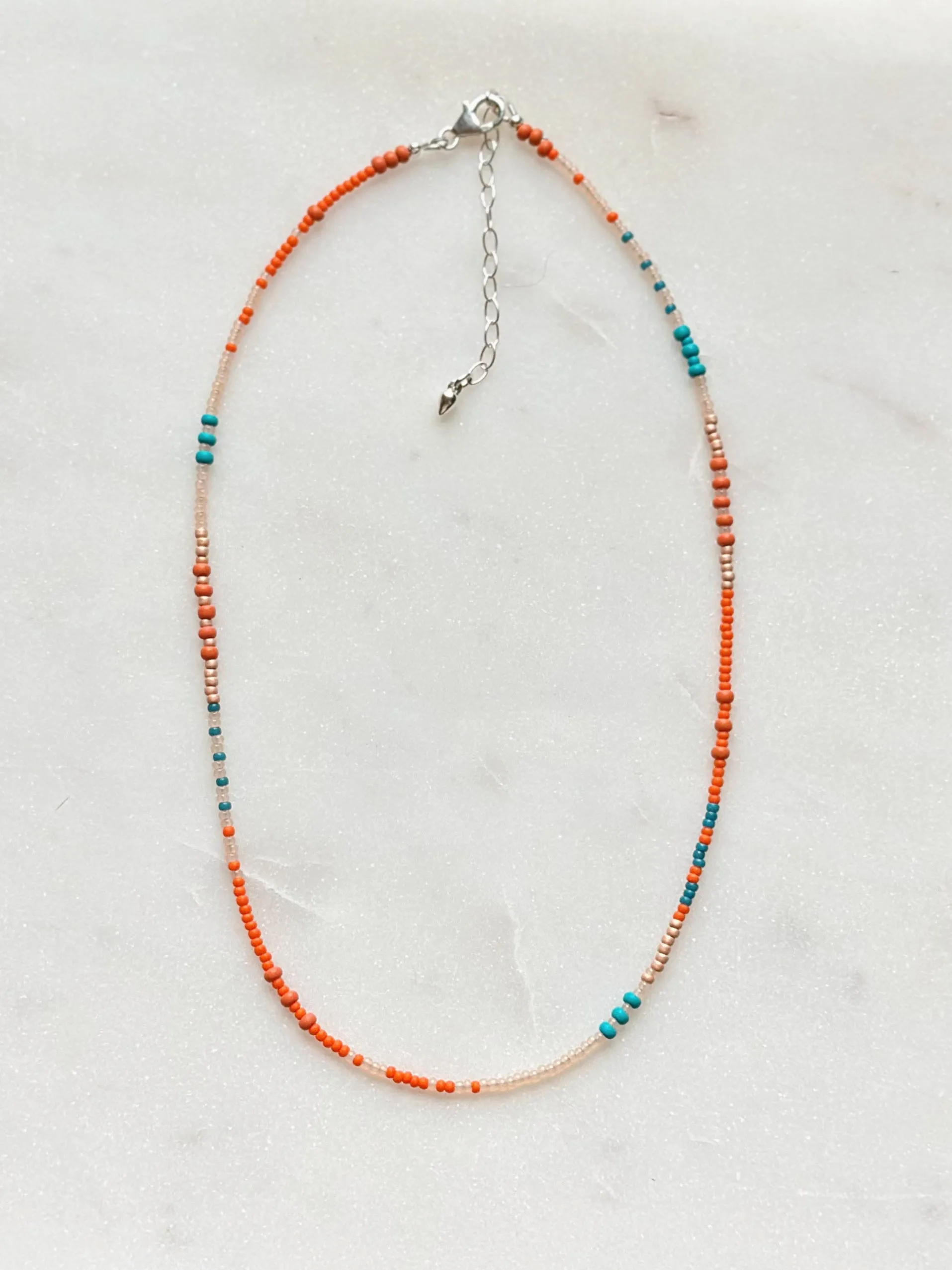 BEADED NECKLACE - ORANGE   TAN