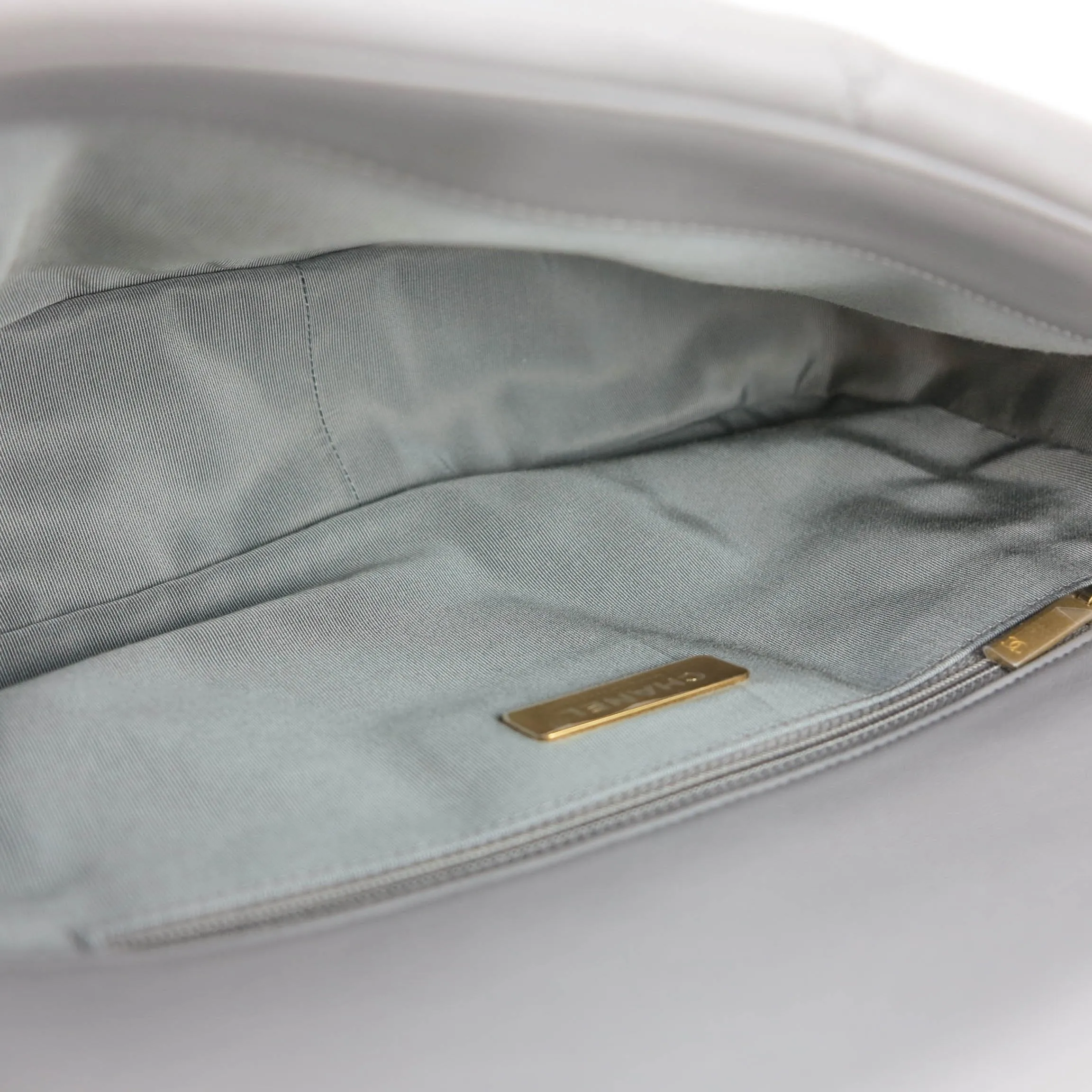 CHANEL 19 Medium Flap Bag in Grey Lambskin