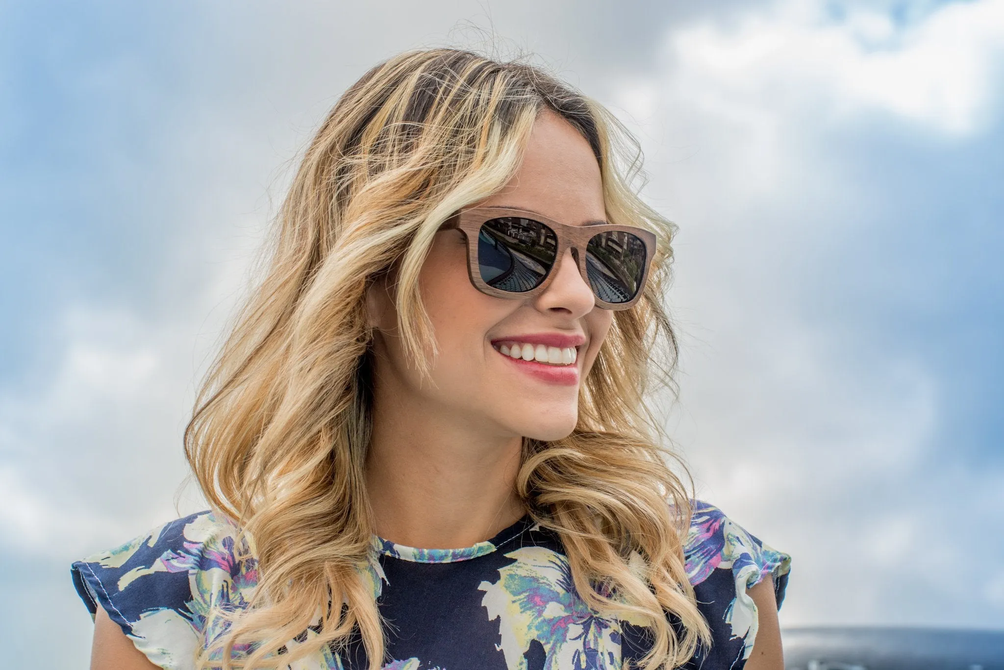 Classic - Dark Walnut Wood Sunglasses