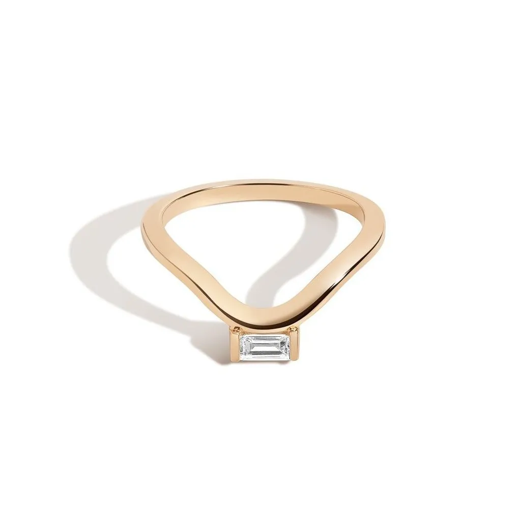 Curved Band With Baguette