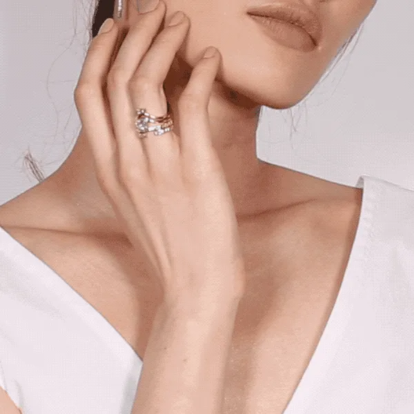 Curved Band With Baguette