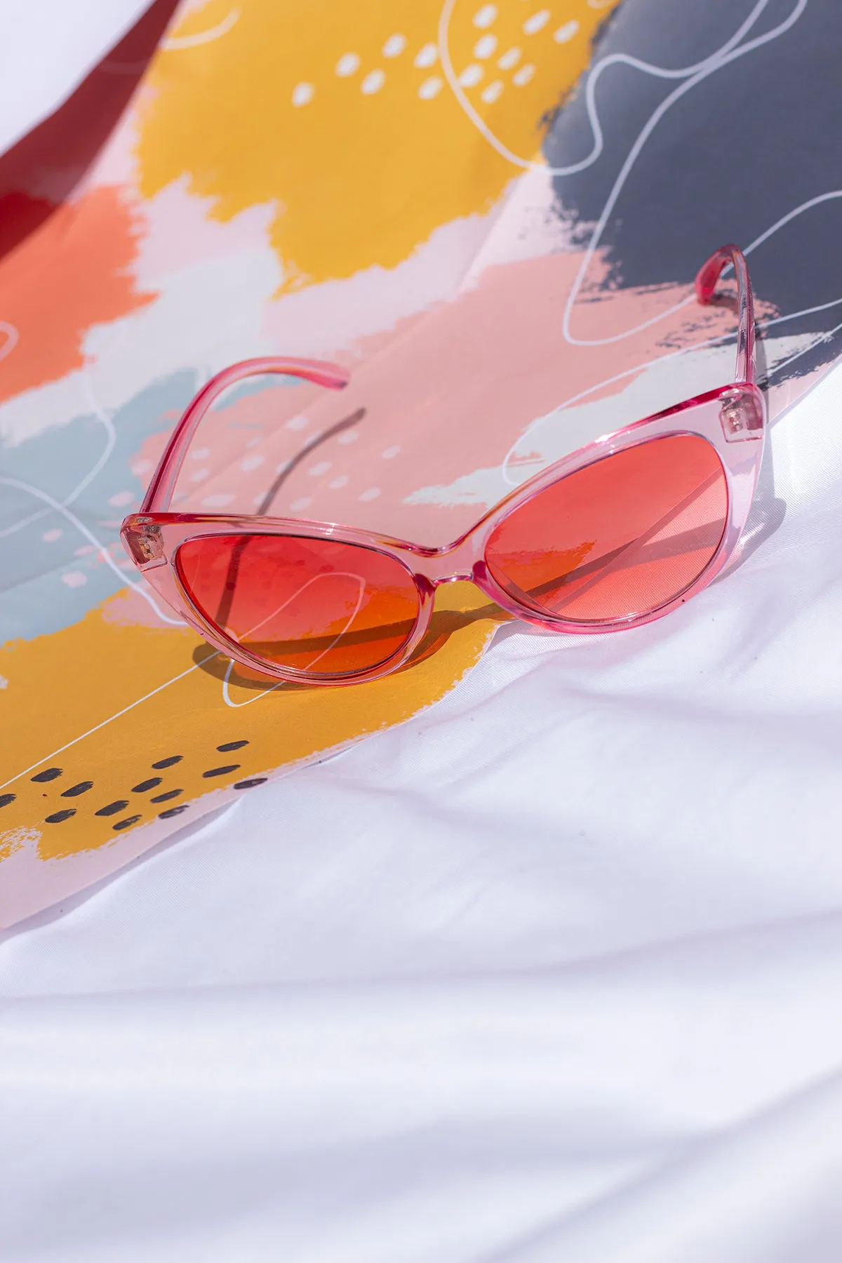 Curved Classic Cat Eye Sunglasses
