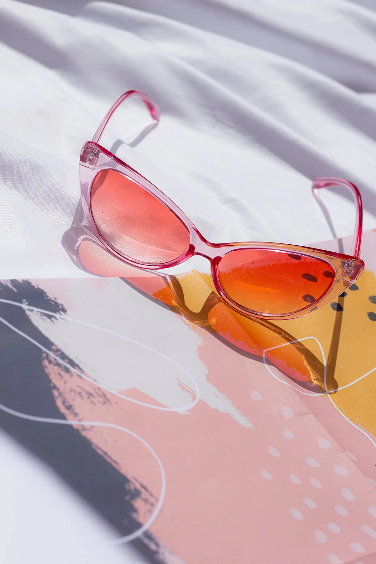 Curved Classic Cat Eye Sunglasses