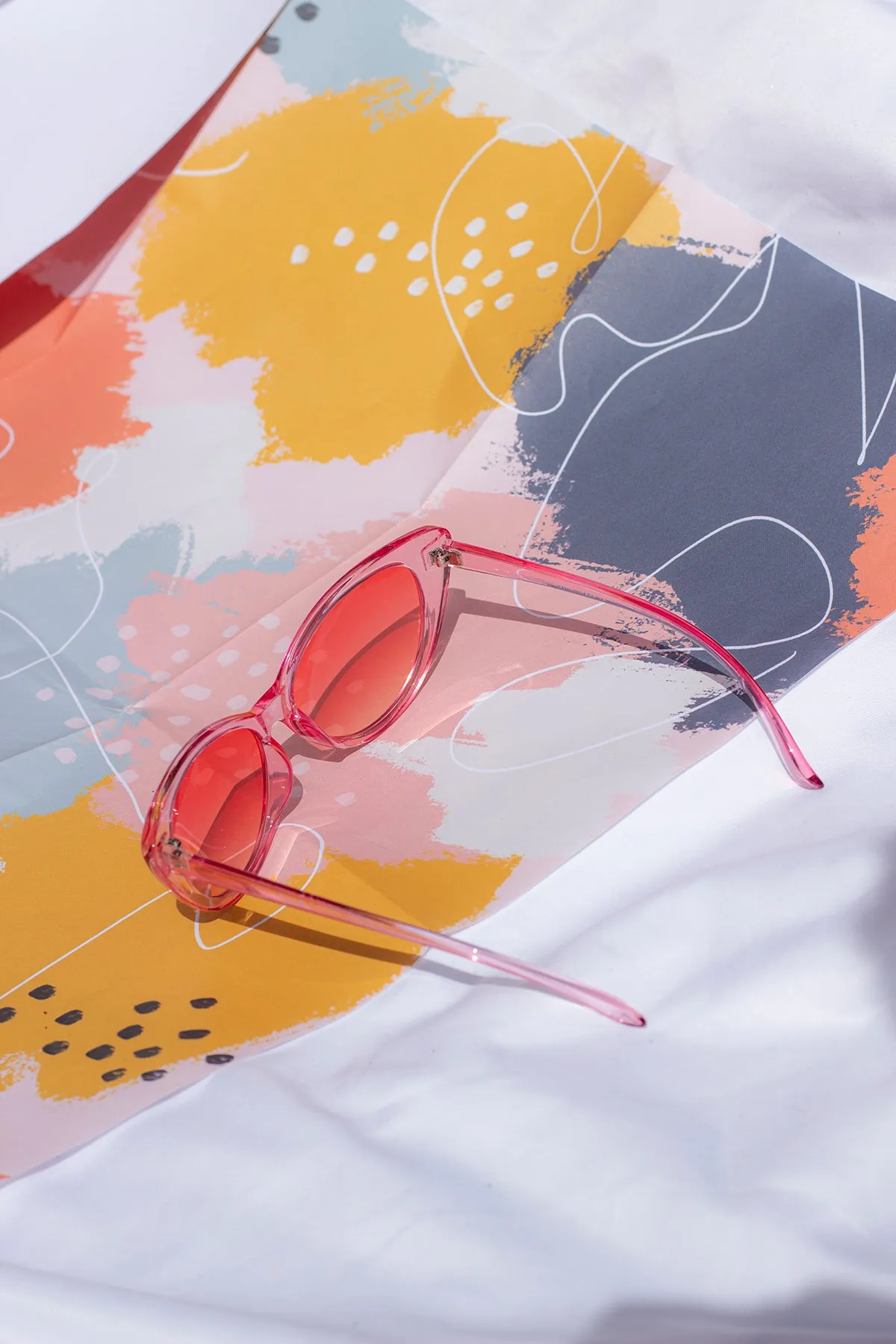 Curved Classic Cat Eye Sunglasses