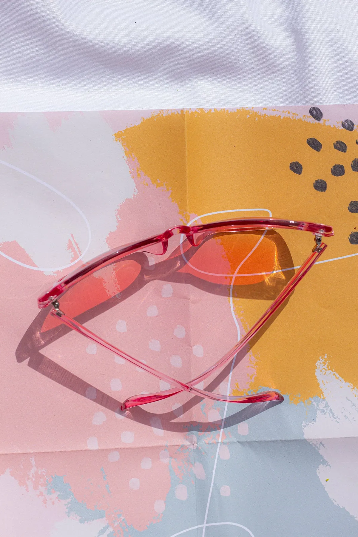 Curved Classic Cat Eye Sunglasses