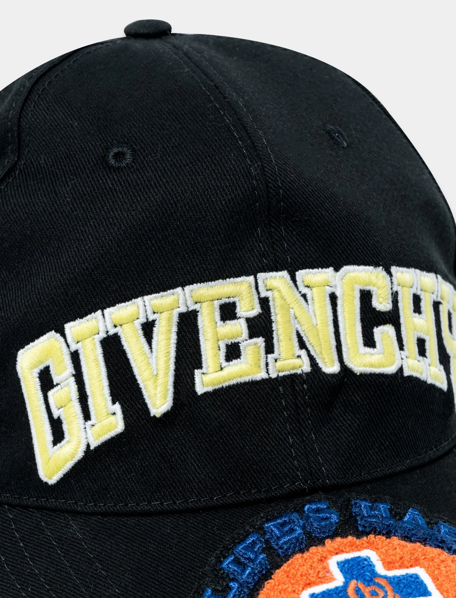 CURVED EMBROIDERED LOGO CAP