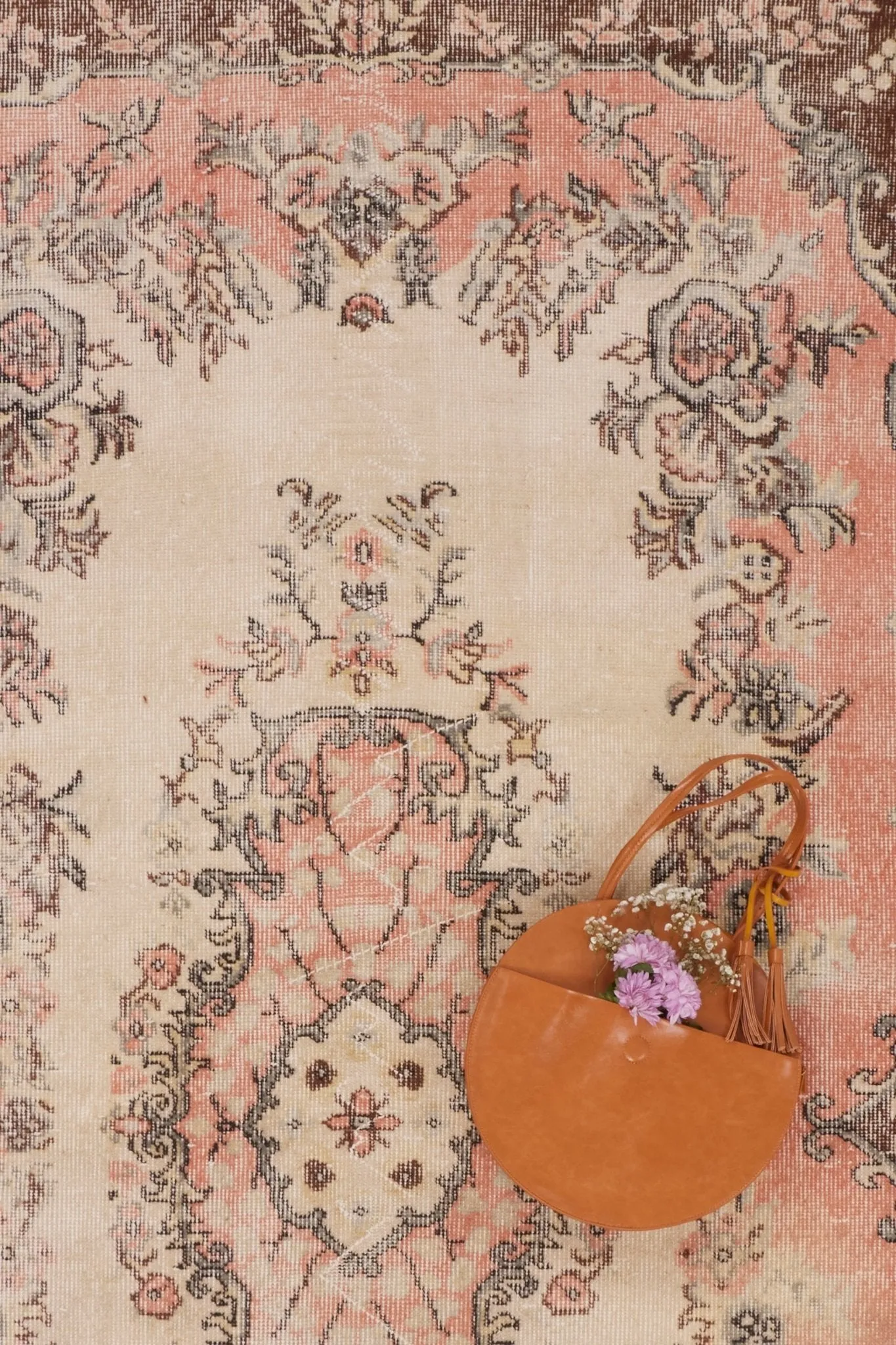 'Darwin' Vintage Turkish Distressed Area Rug- 4'7.5'' x 8'4''