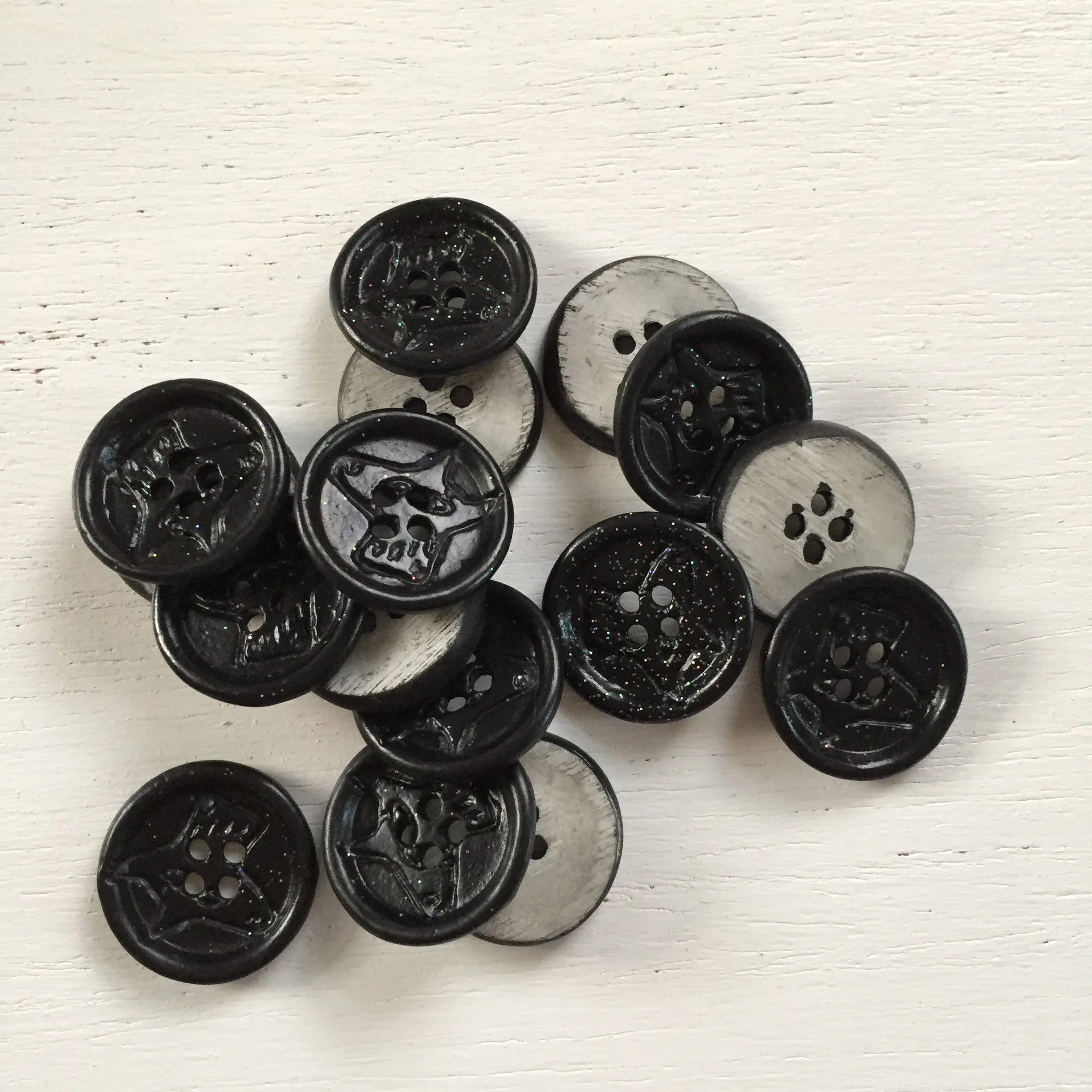 Dingo Sparkle Buttons