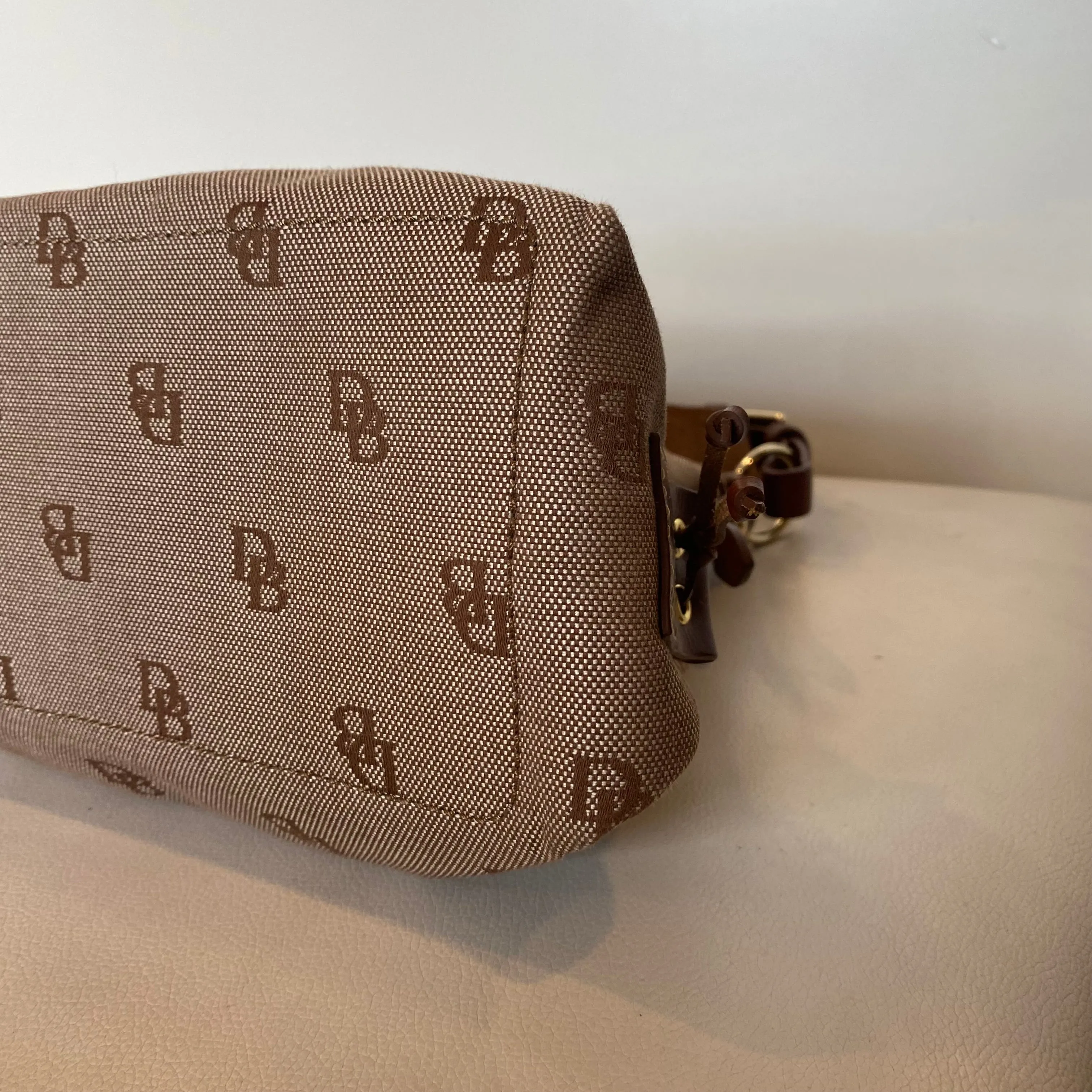 DOONEY & BOURKE Shoulder Bag Signature Canvas Tan
