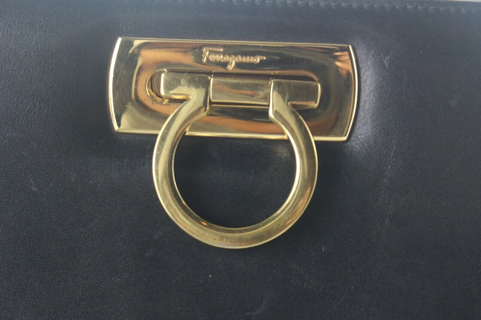 FERRAGAMO Black Leather Gancini Turnlock Chain Crossbody 1SF87K