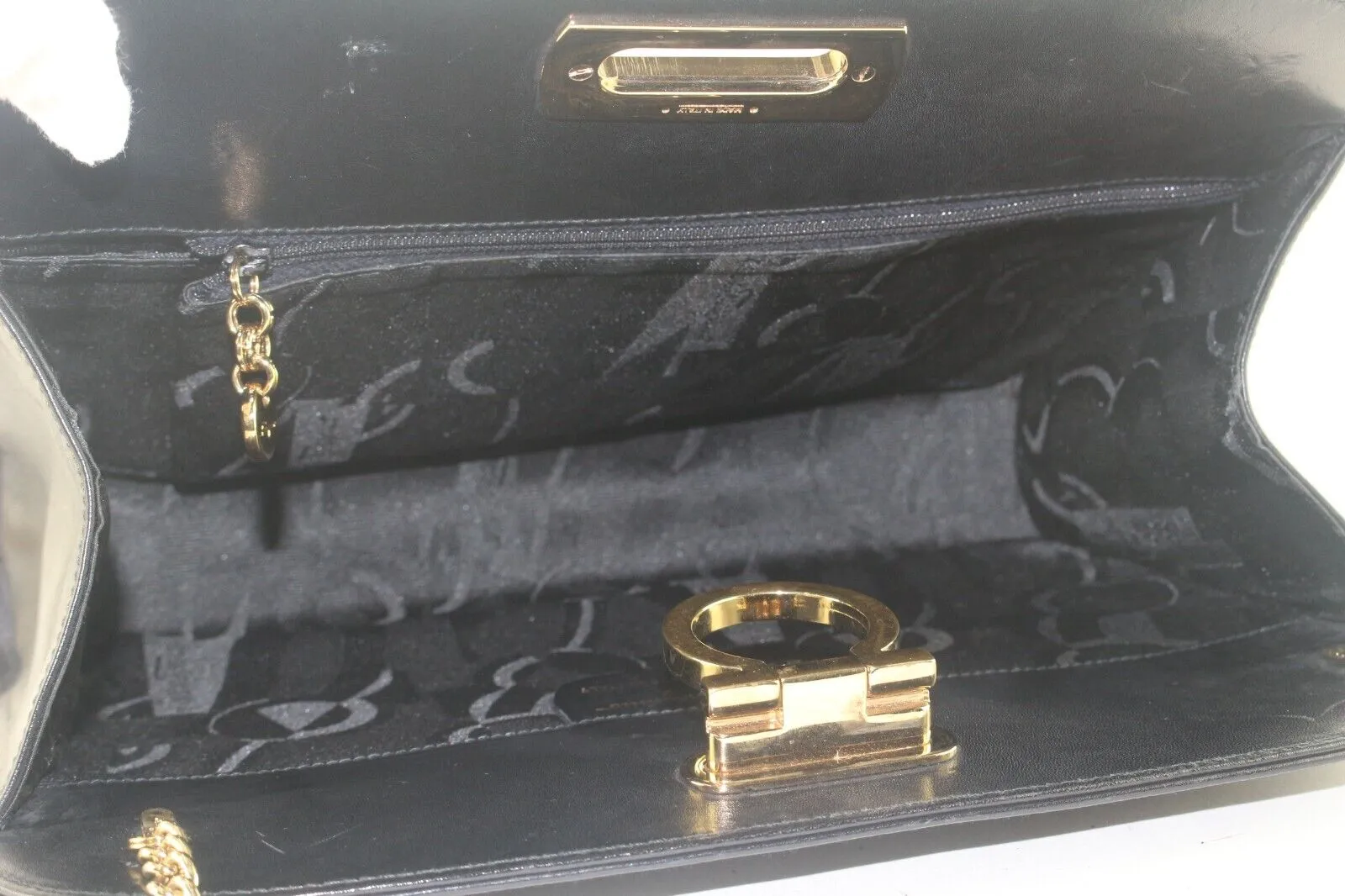 FERRAGAMO Black Leather Gancini Turnlock Chain Crossbody 1SF87K