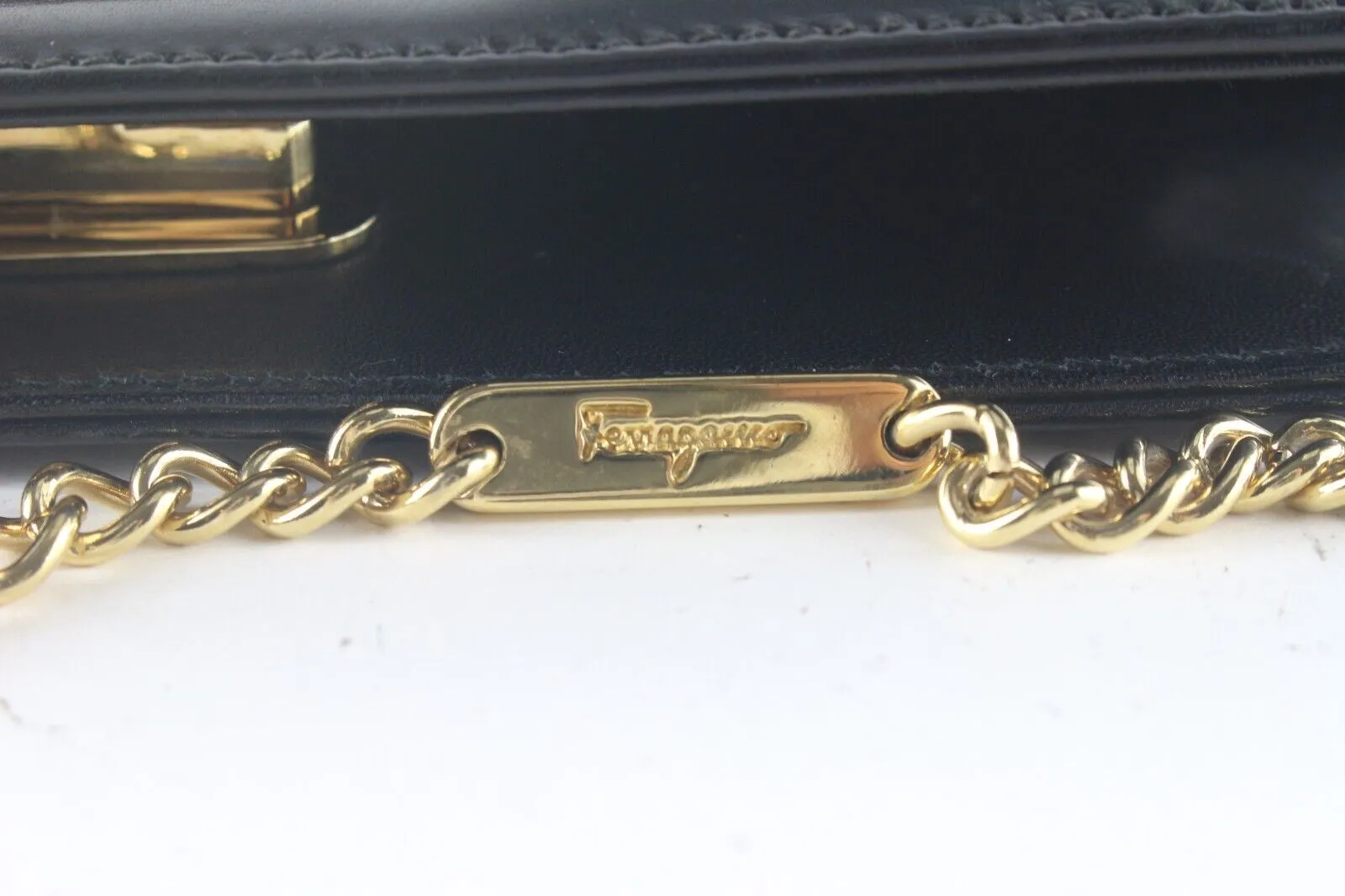 FERRAGAMO Black Leather Gancini Turnlock Chain Crossbody 1SF87K