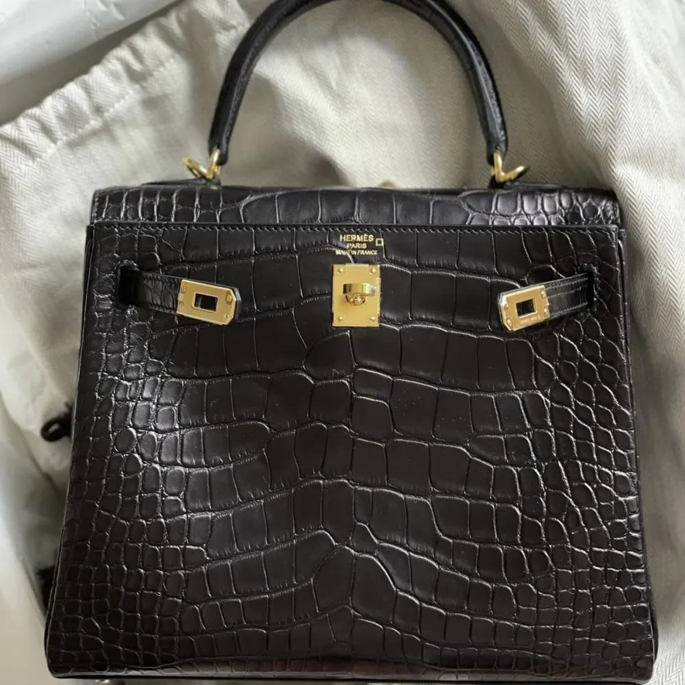 Hermès Kelly 25 Noir (Black) Alligator Mississippi Matte Gold Hardware GHW