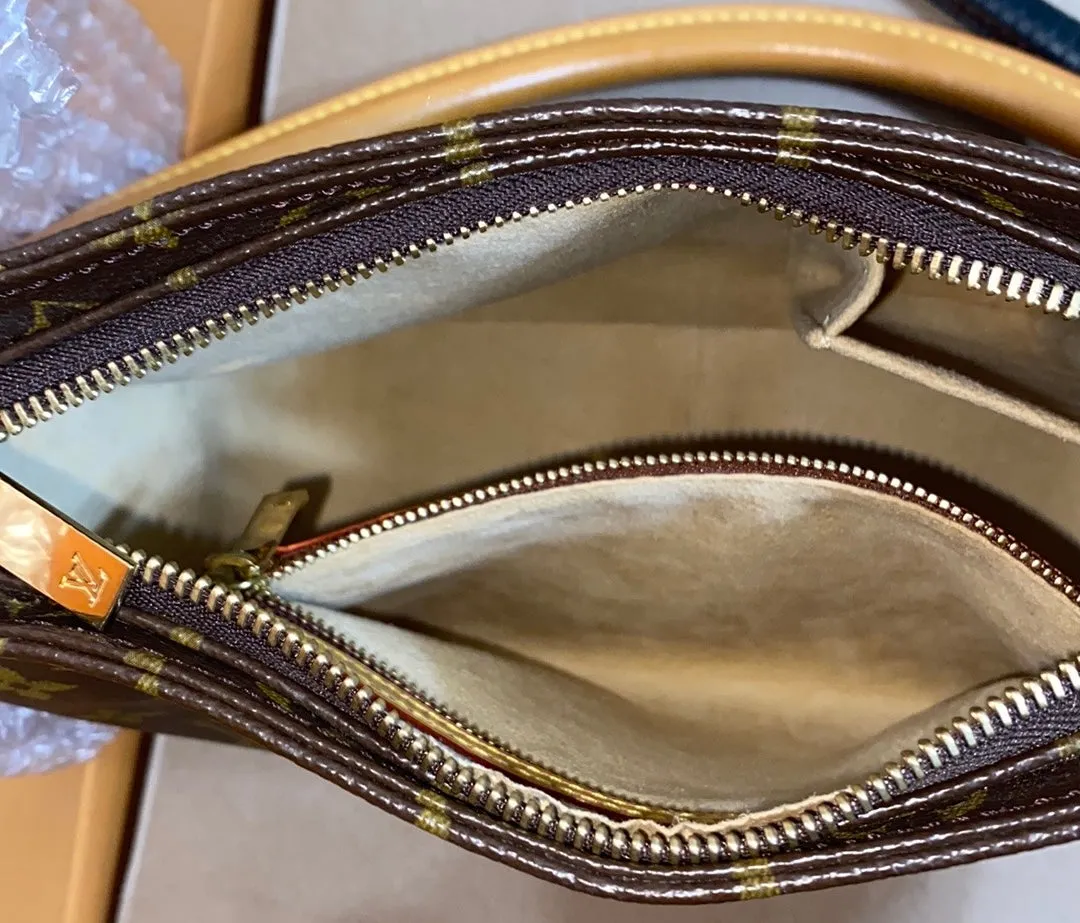 Louis Vuitton Monogram Canvas Looping MM Shoulder Bag