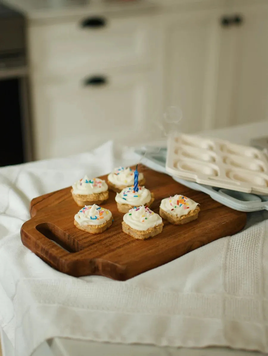 Minika Collapsible Cupcake Mold