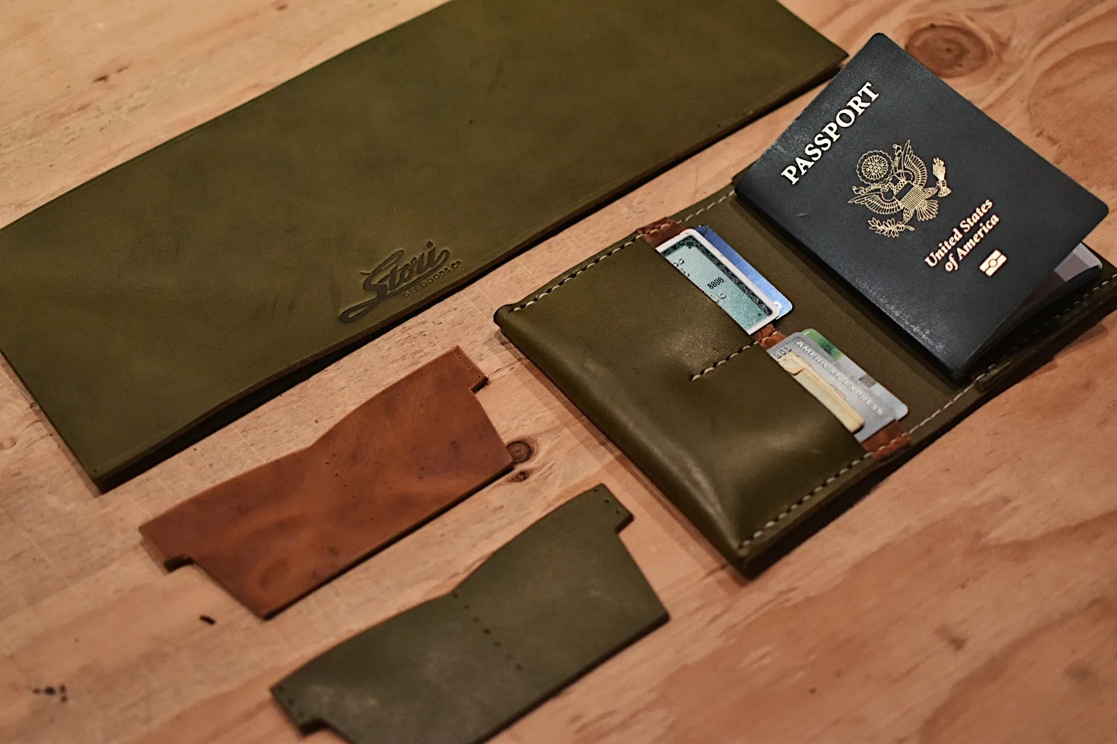 Passport Wallet - Olive