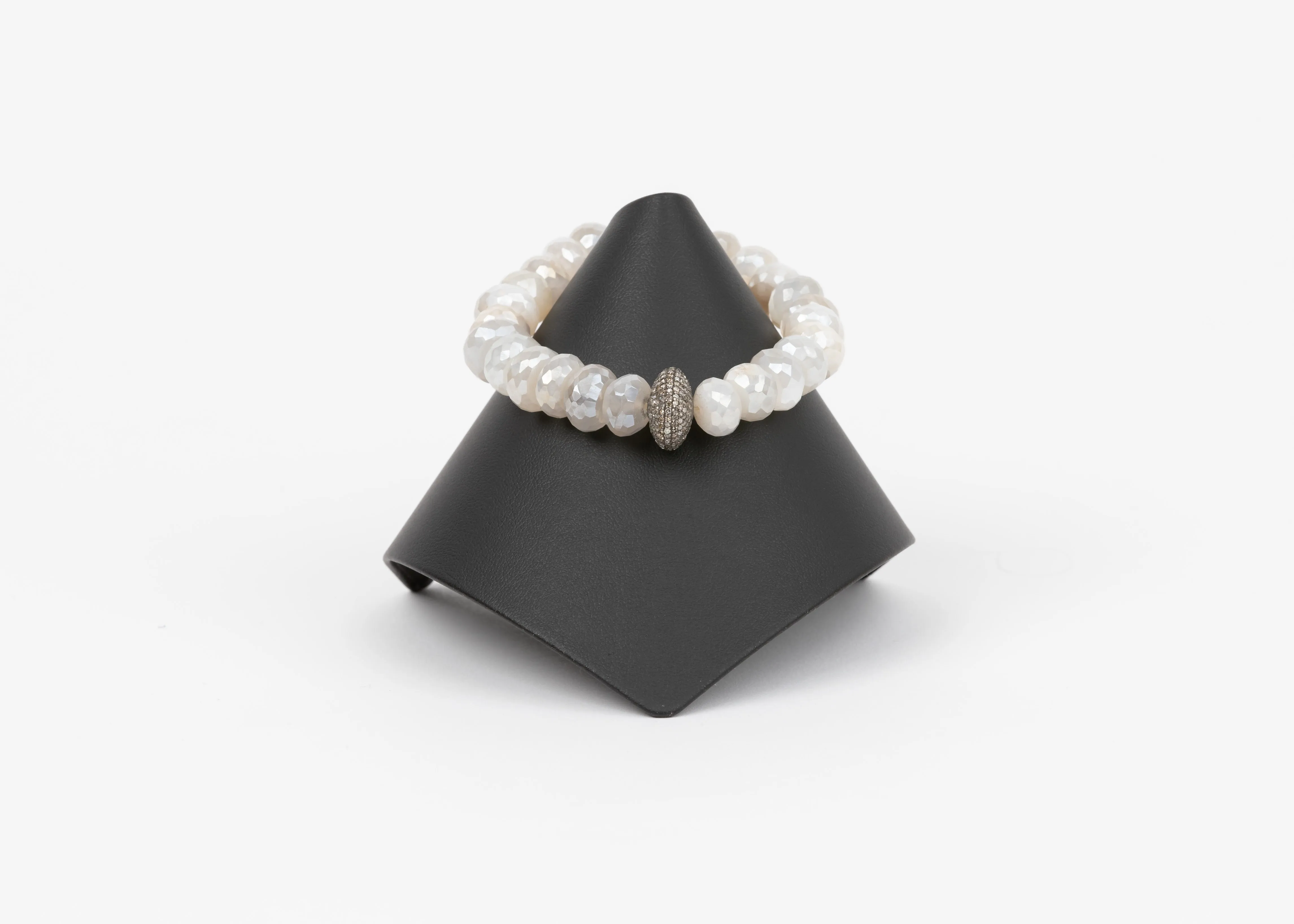 Pave Diamond, Mystic Moonstone