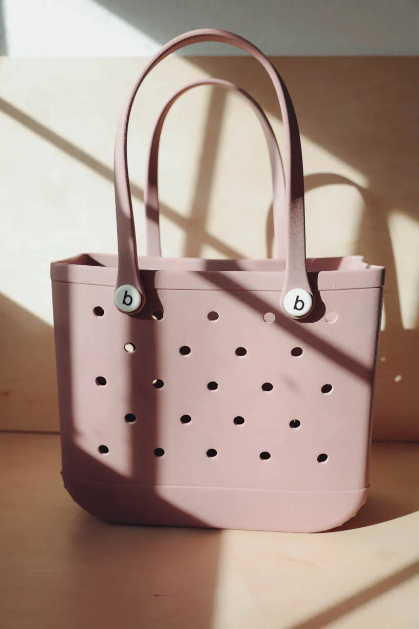 Rae: Down Bad Carry All Bag in Mauve