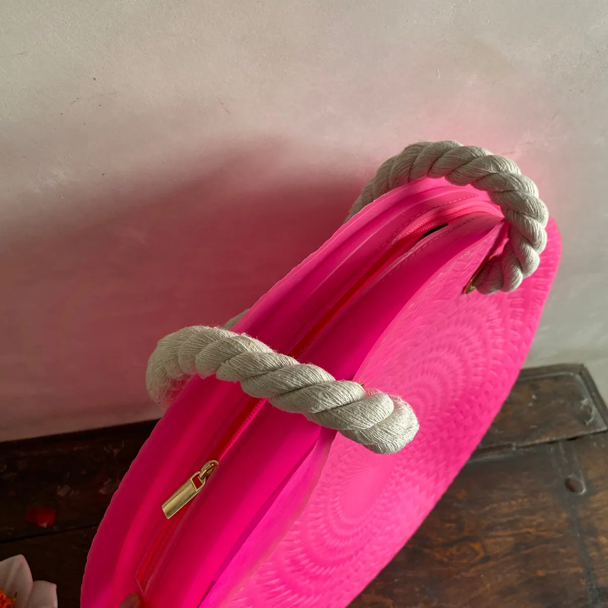 Round Bag // Hot Pink