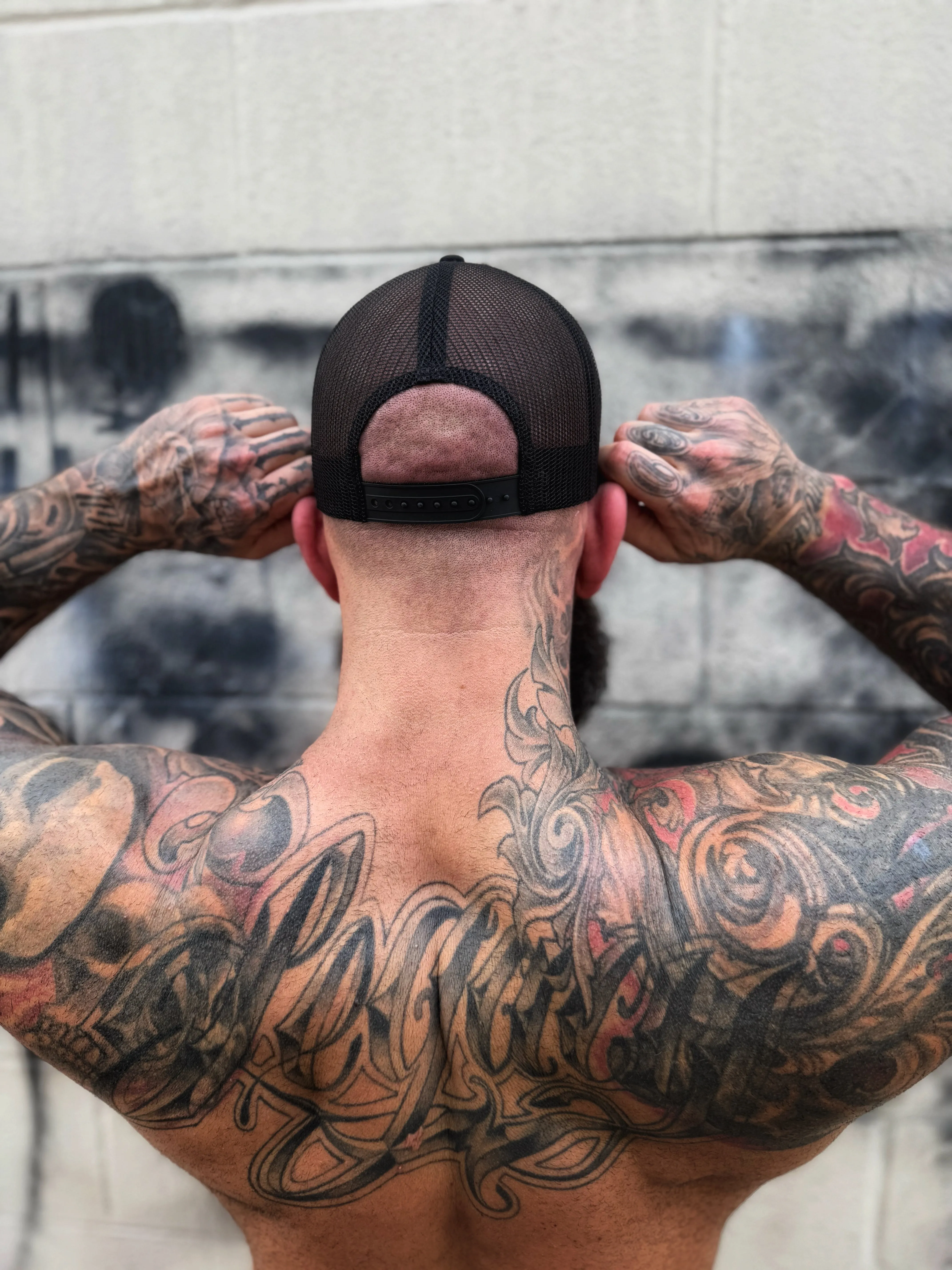 TDC SYMBOL BLACK CURVED BILL BLACK HAT