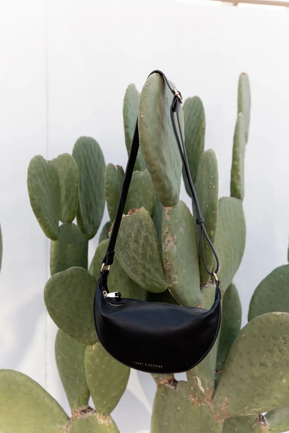 The Eclipse Crossbody Black