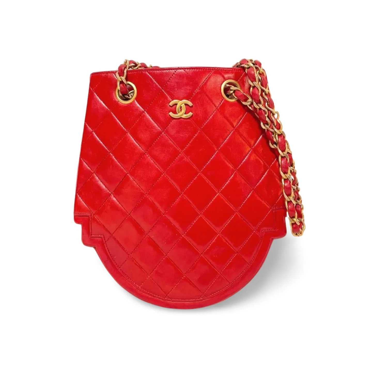 Vintage Chanel red lambskin chain shoulder bag with CC mark and gold chain in rare and unique round shape. 060723ac3