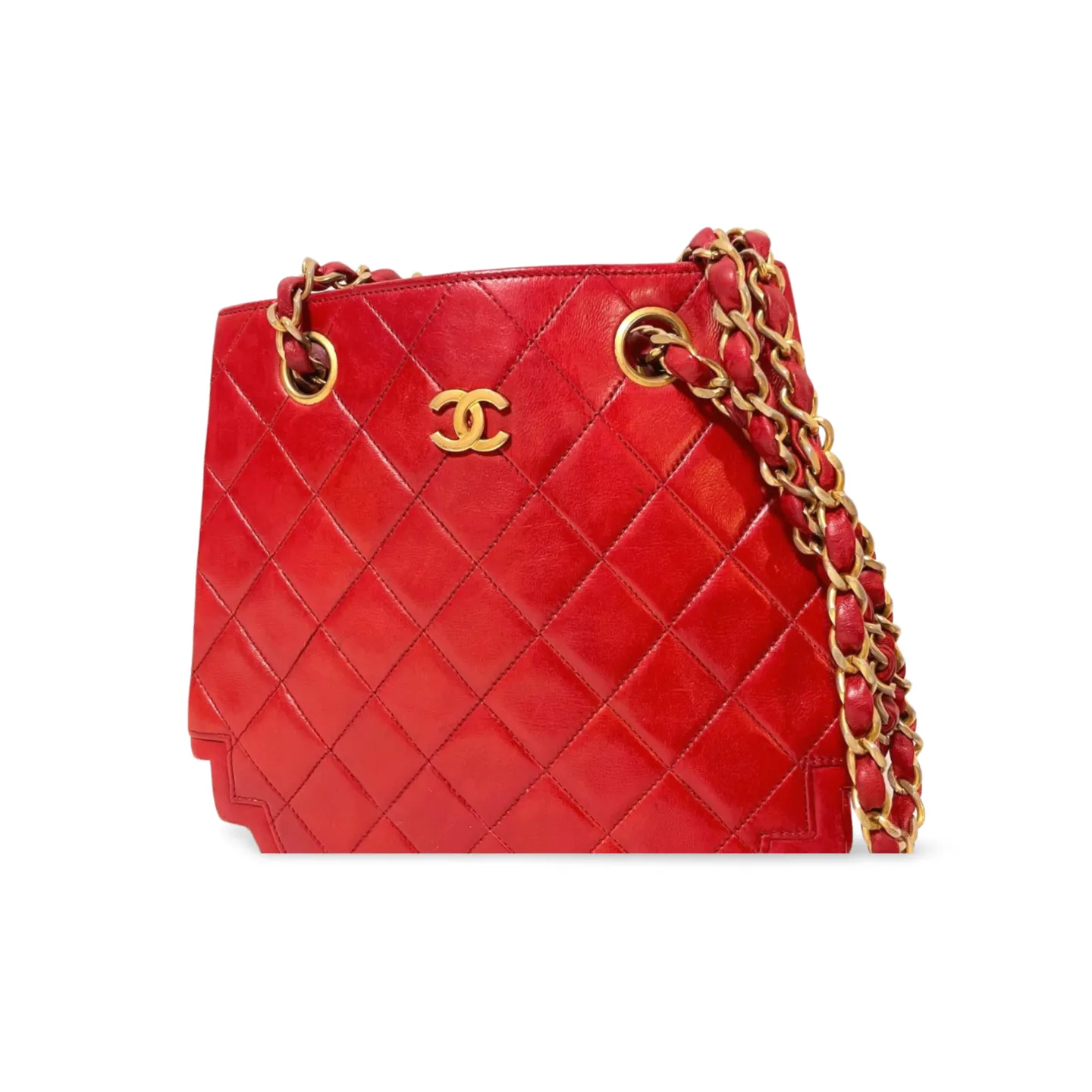 Vintage Chanel red lambskin chain shoulder bag with CC mark and gold chain in rare and unique round shape. 060723ac3