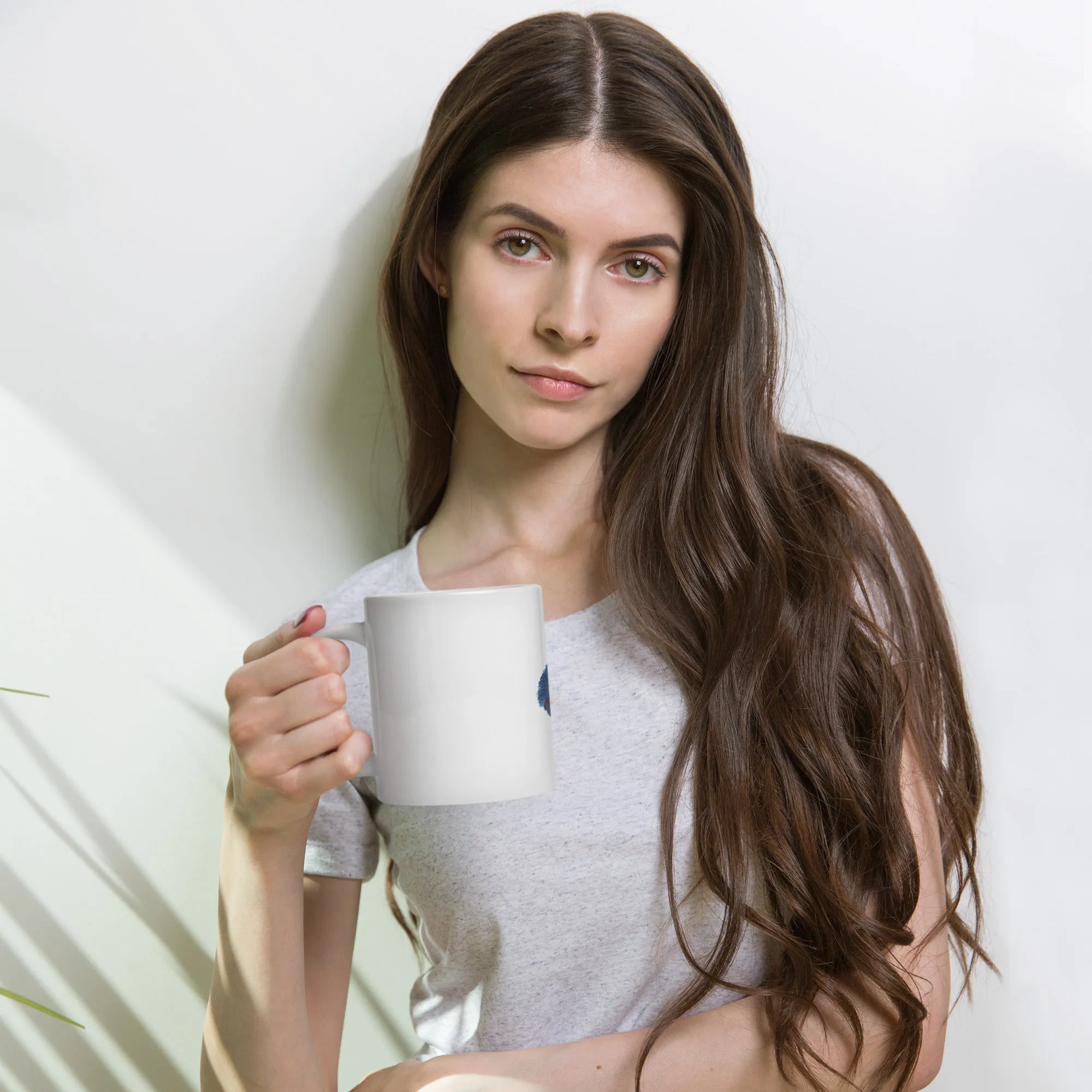 White glossy mug a beta fish